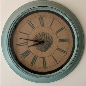 Kirklands Aqua Clock
